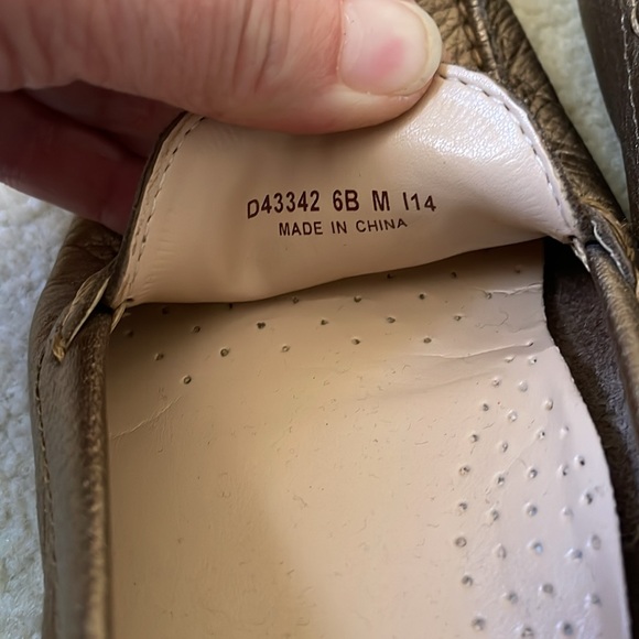 Cole Haan gold driving loafers Sz 6 pebbled leather - Picture 5 of 9